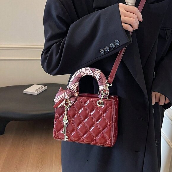 Burgundy Vintage Women's Diamond Grid Crossbody Handbag - Picture 4 of 10